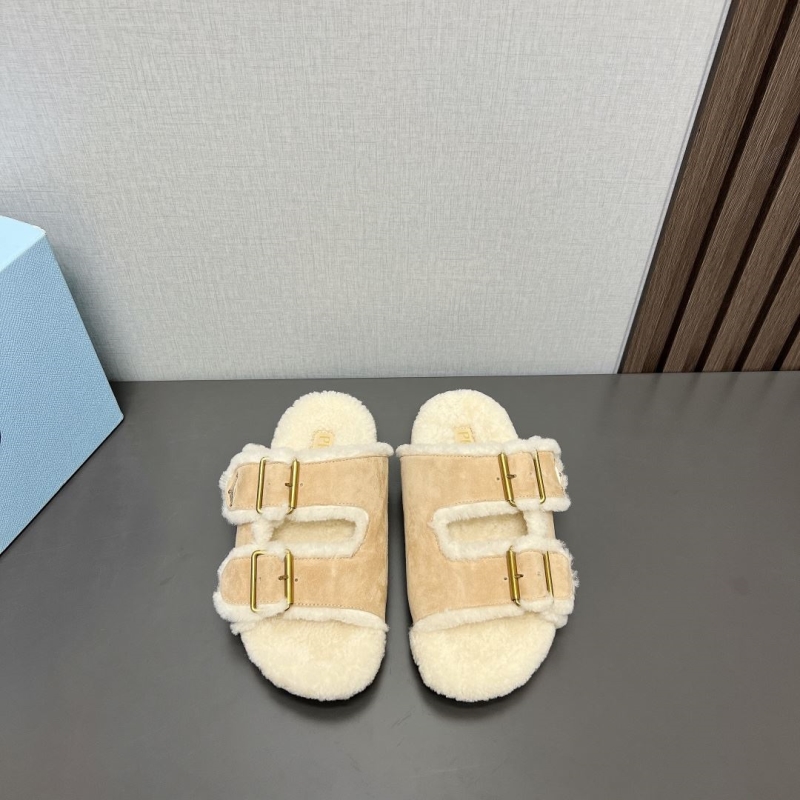 Pra*a slippers